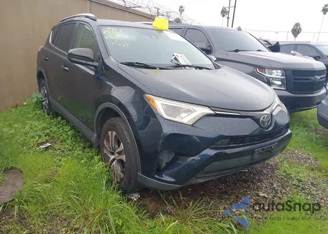 2017 Toyota Rav4 Le z USA, uszkodzony, nr VIN JTMBFREVXHJ710903
